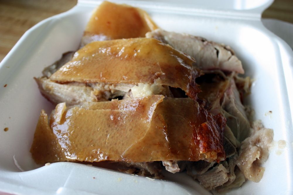 Lechón at a Guavate lechonera